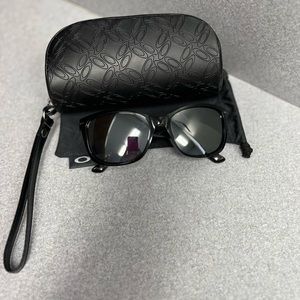 Women’s Oakley Polarized Sunglasses
